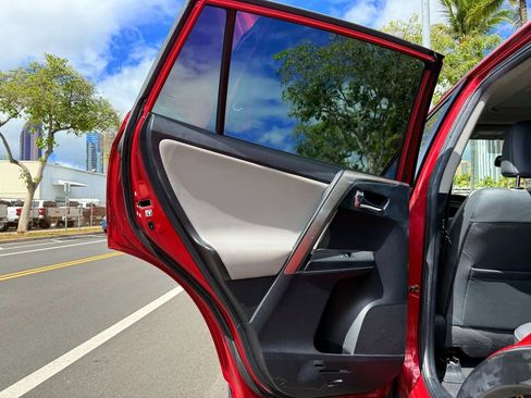 Used 2014 Toyota RAV4 Limited image 15