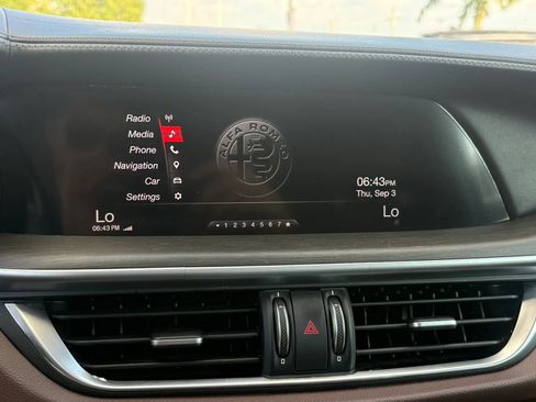 Used 2019 Alfa Romeo Stelvio Ti AWD/4WD image 16