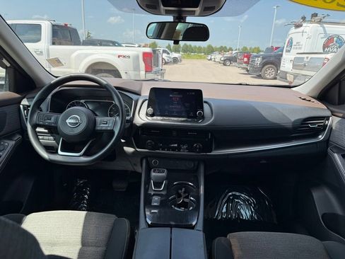 Used 2022 Nissan Rogue SV FWD image 14