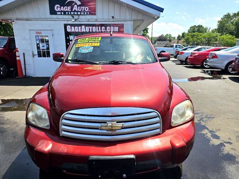Used 2009 Chevrolet HHR LT image 3