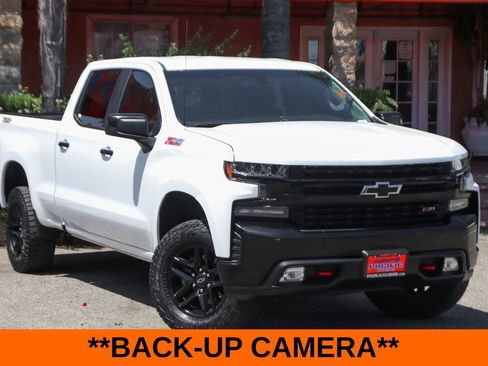 Used 2019 Chevrolet Silverado 1500 LT Trail Boss w/ Convenience Package AWD/4WD image 2