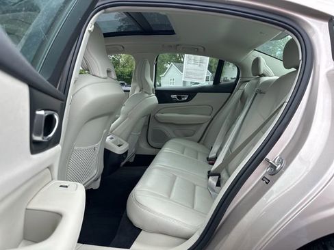 Used 2024 Volvo S60 B5 Plus image 21