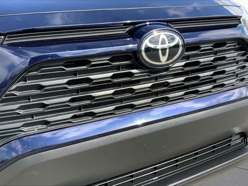 Used 2024 Toyota RAV4 XLE FWD image 29