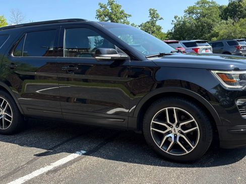 Used 2018 Ford Explorer Sport AWD/4WD image 12