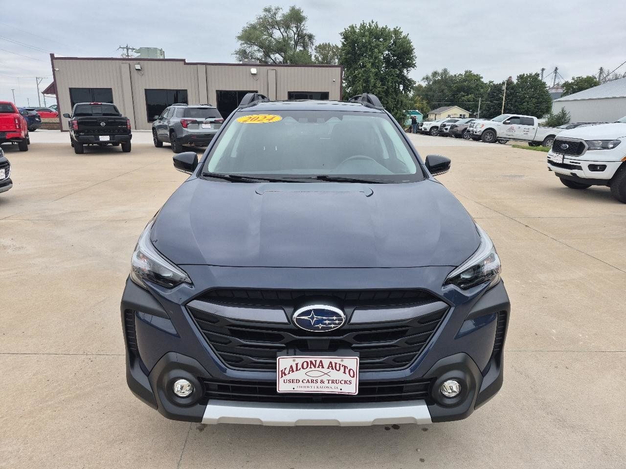 Used 2024 Subaru Outback Premium AWD/4WD image 3