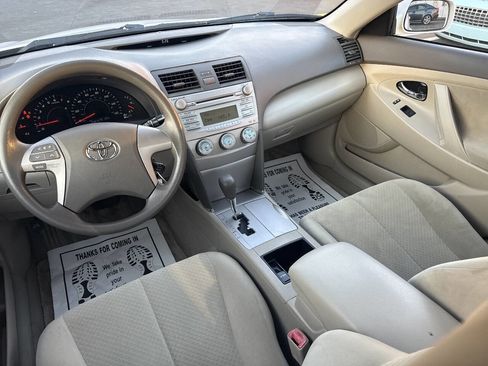 Used 2009 Toyota Camry LE image 22