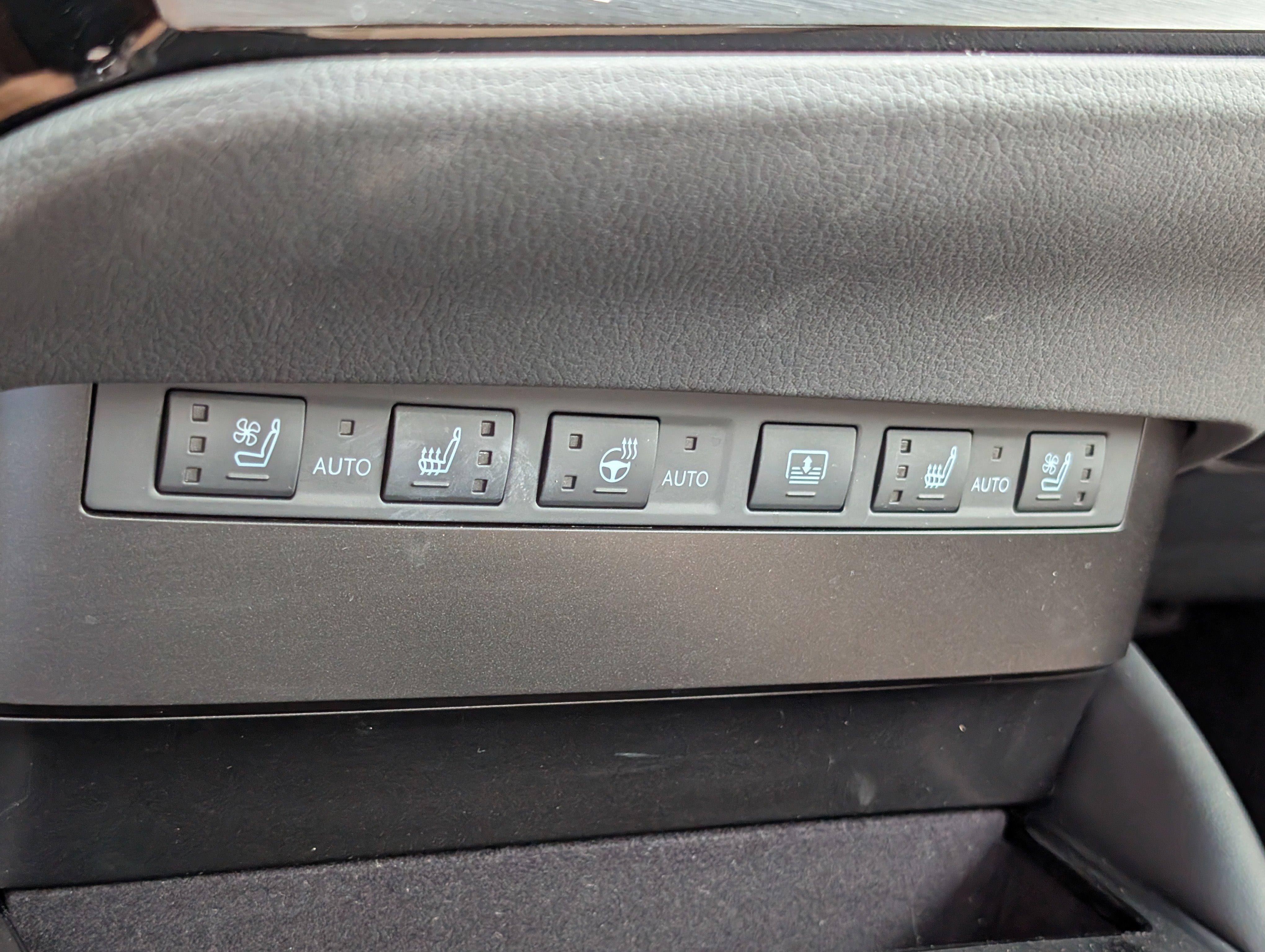 Used 2025 Lexus ES 350 Ultra Luxury FWD image 27