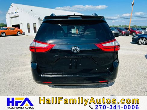 Used 2018 Toyota Sienna LE FWD image 4