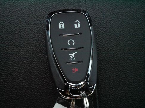 Used 2023 Chevrolet Traverse LT w/ Midnight/Sport Edition image 31