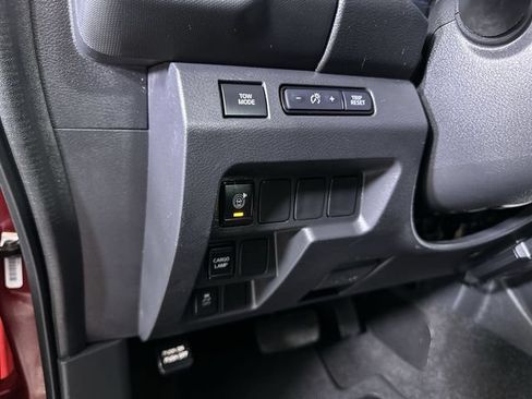 Used 2022 Nissan Frontier SV w/ Technology Package RWD image 18