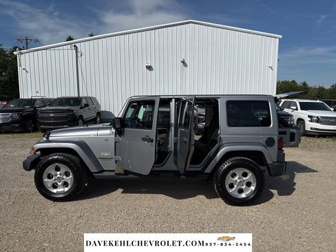 Used 2015 Jeep Wrangler Unlimited Sahara AWD/4WD image 26