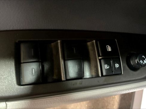 Used 2023 Toyota Camry LE image 32