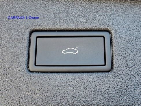 Used 2024 Volkswagen Tiguan SE R-Line image 31