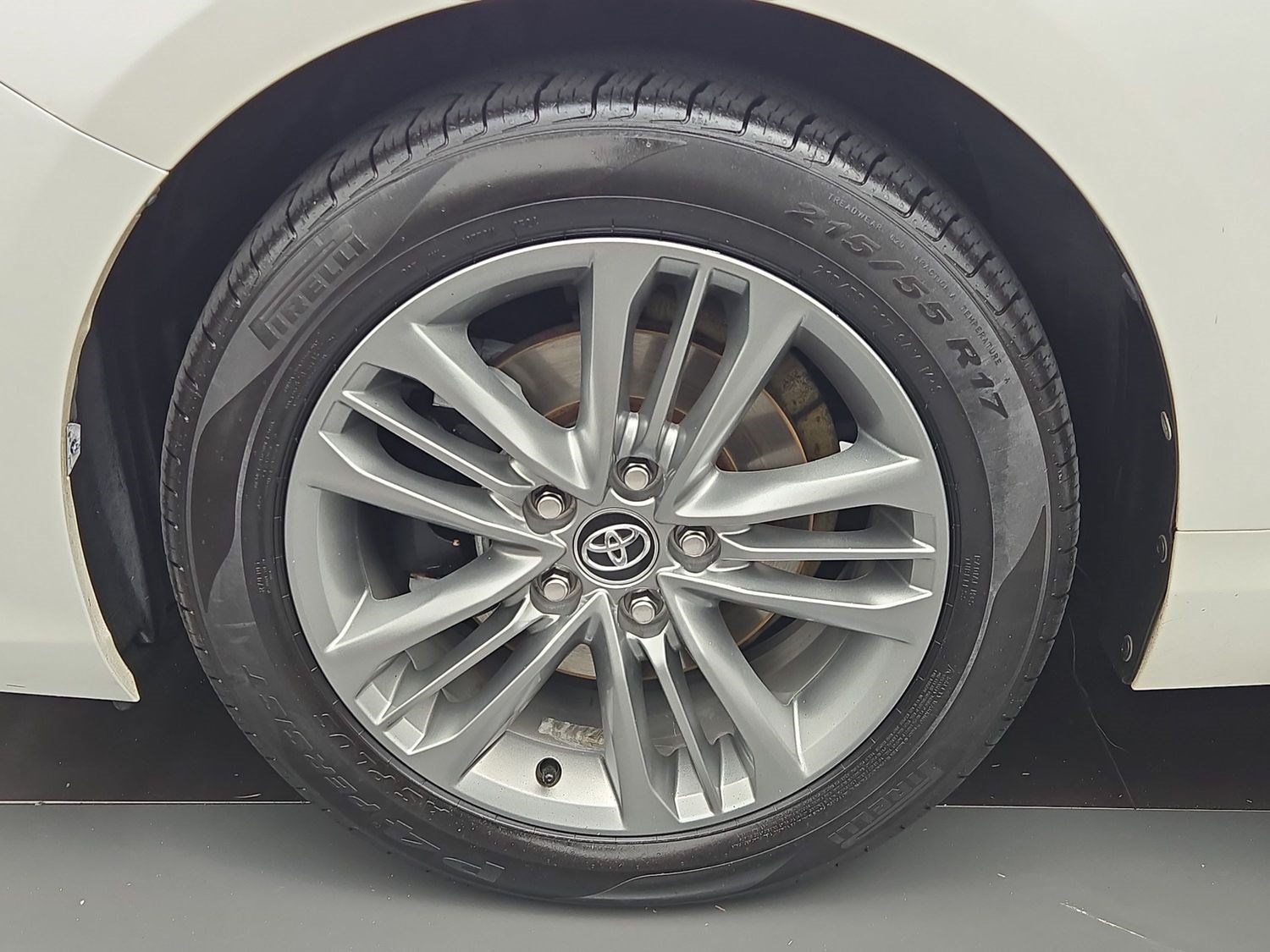 Used 2017 Toyota Camry SE FWD image 25