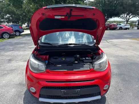 Used 2019 Kia Soul + FWD image 11