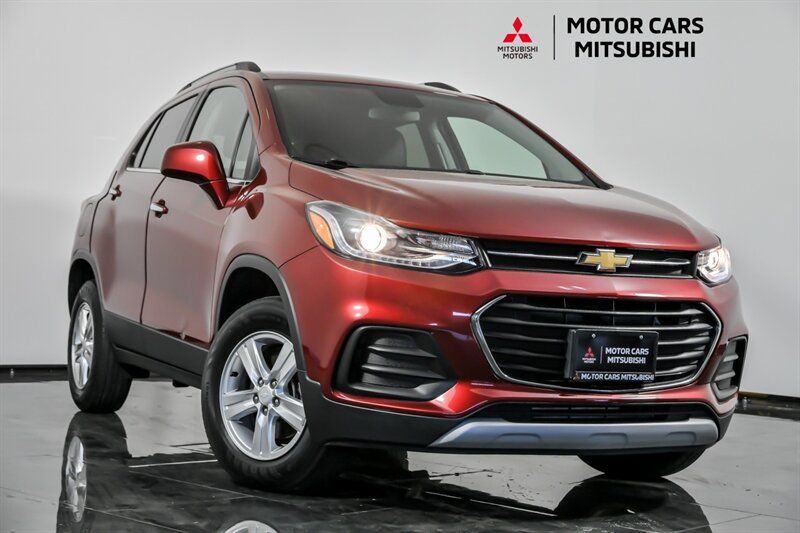 Used 2020 Chevrolet Trax LT AWD/4WD image 1