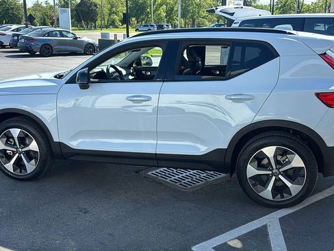 Certified 2026 Volvo XC40 B5 Plus AWD/4WD image 3