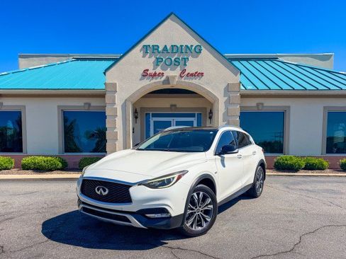 Used 2018 INFINITI QX30 Premium w/ Navigation Package AWD/4WD image 2