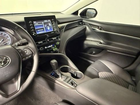 Used 2022 Toyota Camry SE image 27