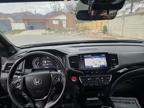 Used 2021 Honda Ridgeline Black Edition image 9
