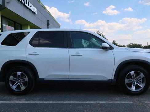 Used 2024 Honda Pilot EX-L image 8