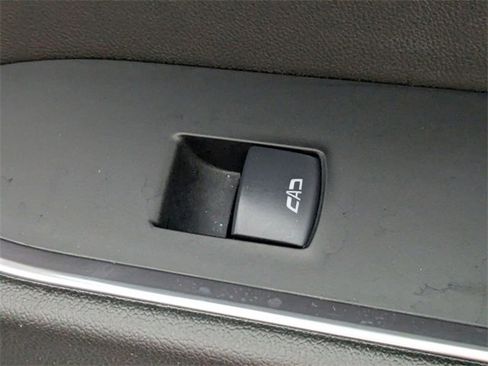 Used 2024 GMC Sierra 1500 SLT image 33