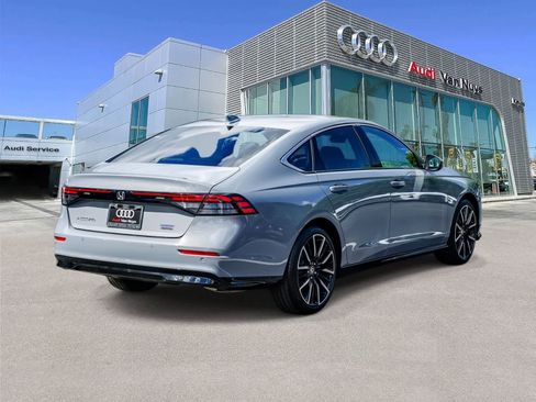 Used 2025 Honda Accord Touring image 4