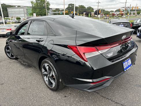 Used 2023 Hyundai Elantra SEL w/ Convenience Package FWD image 28