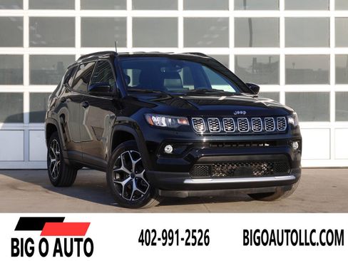 Used 2025 Jeep Compass Limited image 1
