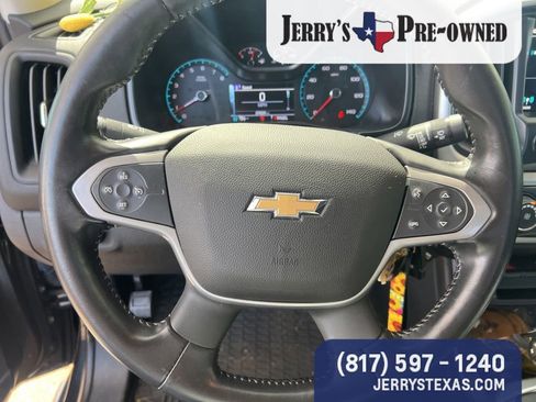 Used 2018 Chevrolet Colorado LT w/ LT Convenience Package RWD image 11