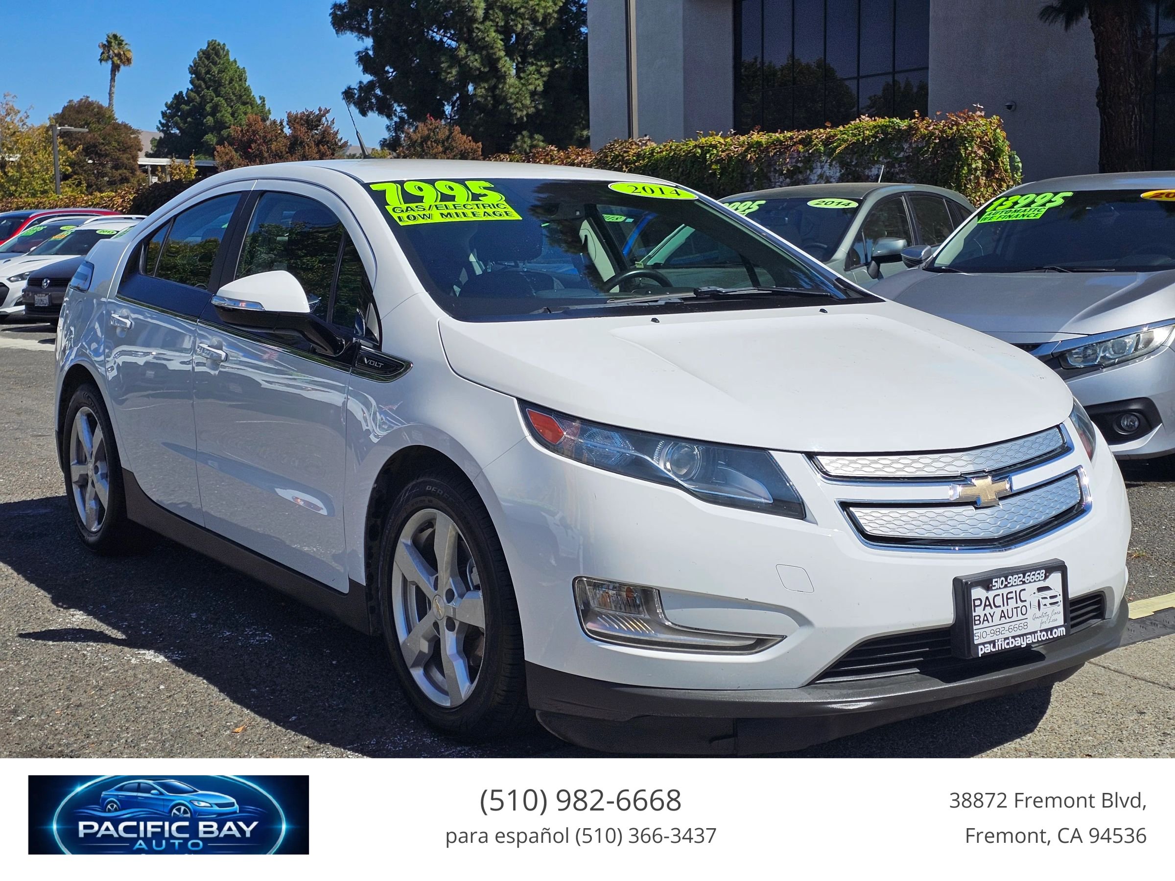 Used 2014 Chevrolet Volt w/ Enhanced Safety Package 1 FWD image 1