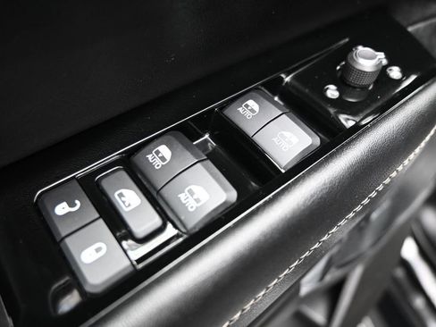 Used 2025 Jeep Wagoneer Series III w/ Premium Group I AWD/4WD image 11