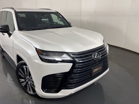 Certified 2024 Lexus LX 600 4WD w/ Luxury Package image 2