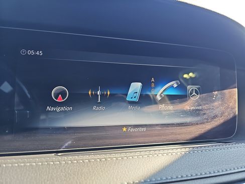 Used 2019 Mercedes-Benz S 560 4MATIC Sedan image 23