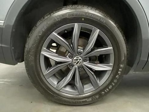 Used 2023 Volkswagen Tiguan SE AWD/4WD image 18