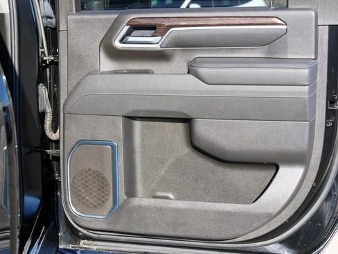 Used 2025 GMC Sierra 2500 SLE w/ SLE Value Package; image 17