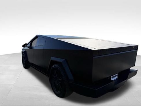 Used 2025 Tesla Cybertruck AWD Crew Cab image 12