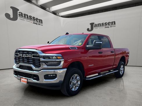 Used 2026 RAM 2500 Big Horn AWD/4WD image 8