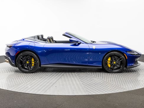 Used 2025 Ferrari Roma Spider image 9