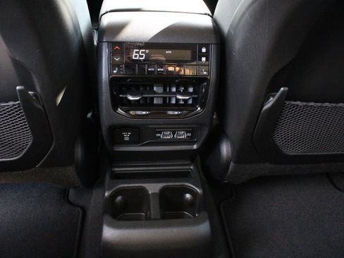 Used 2021 Jeep Grand Cherokee L Limited AWD/4WD image 39