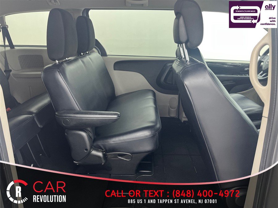 Used 2019 Dodge Grand Caravan SE FWD image 26