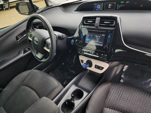 Used 2016 Toyota Prius Two image 14