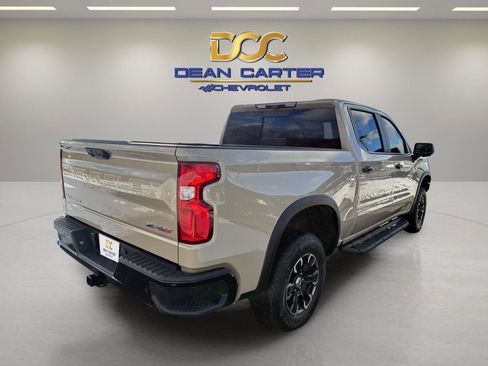 Used 2022 Chevrolet Silverado 1500 ZR2 w/ Technology Package image 8