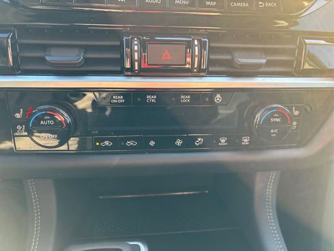 Used 2024 Nissan Pathfinder Platinum w/ Cargo Package image 32