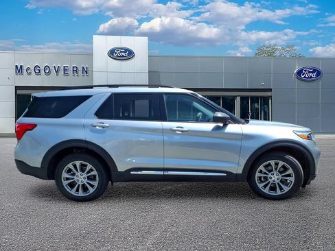 Used 2023 Ford Explorer XLT w/ Equipment Group 202A AWD/4WD image 6