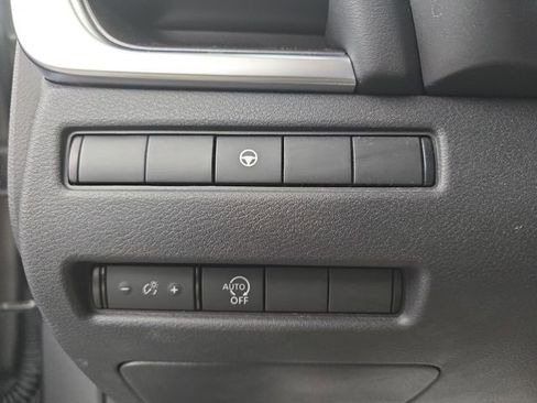 Used 2023 Nissan Rogue SV image 38