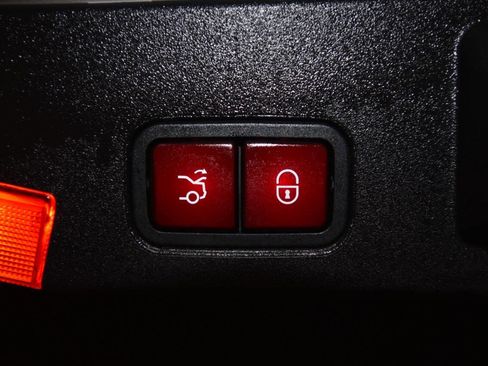 Used 2015 Mercedes-Benz SL 400 image 33