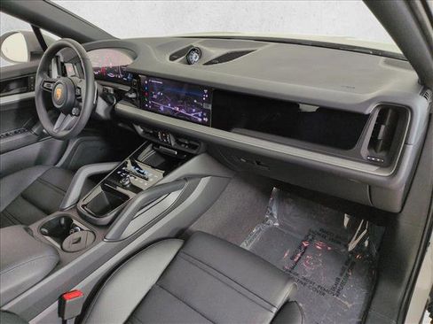 New 2026 Porsche Cayenne Coupe AWD/4WD image 27