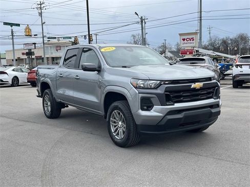 Used 2023 Chevrolet Colorado LT w/ LT Convenience Package image 3