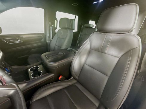 Used 2023 Chevrolet Tahoe RST w/ Luxury Package image 2